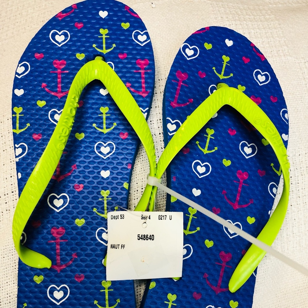 Lot of (4) Multicolored Size 5/6 Flip Flops